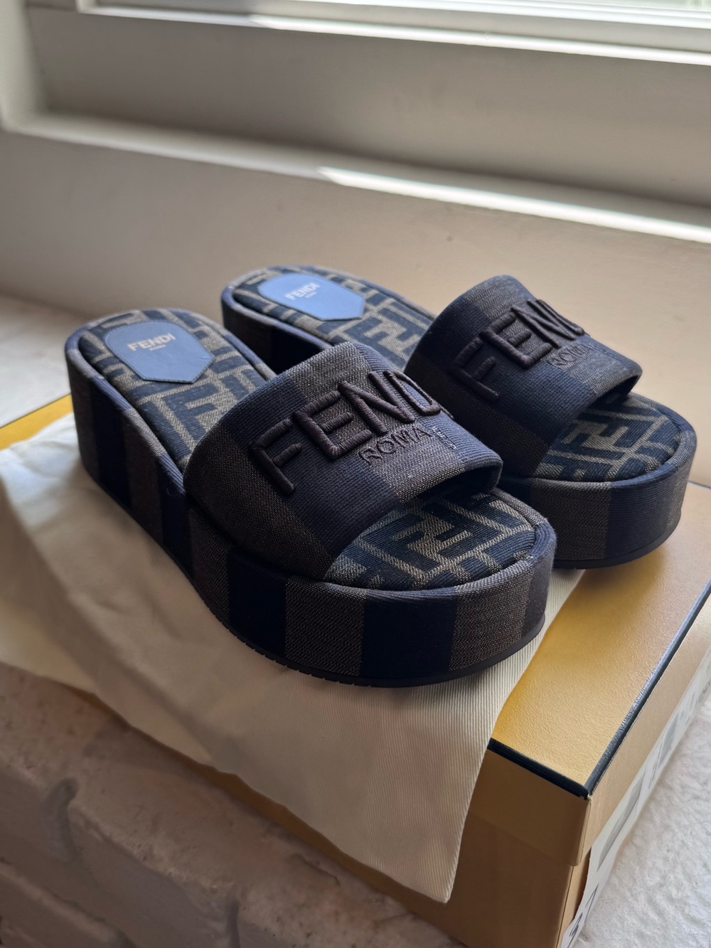 Fendi Sunshine 65 MM Pequin Striped Platform Slides